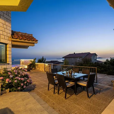 In With Wifi, Private Swimming Pool And Outdoor Swimming Pool * Primosten