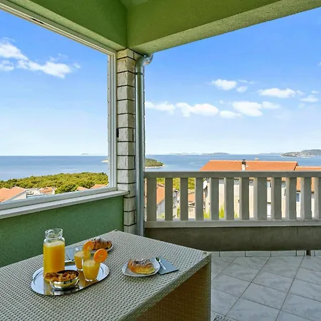 In With Wifi, Private Swimming Pool And Outdoor Swimming Pool Holiday home *