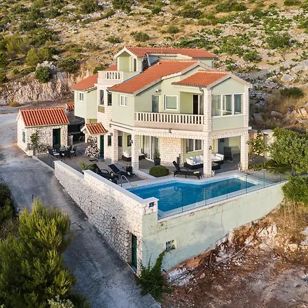 Holiday home In With Wifi, Private Swimming Pool And Outdoor Swimming Pool