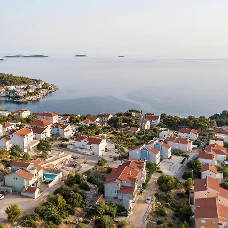 In With Wifi, Private Swimming Pool And Outdoor Swimming Pool Holiday home Primosten
