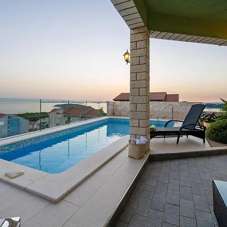 In With Wifi, Private Swimming Pool And Outdoor Swimming Pool * Primosten