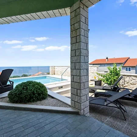 In With Wifi, Private Swimming Pool And Outdoor Swimming Pool *