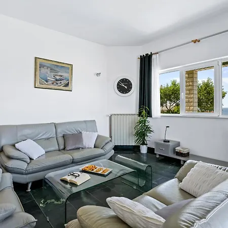 In With Wifi, Private Swimming Pool And Outdoor Swimming Pool Holiday home Primosten